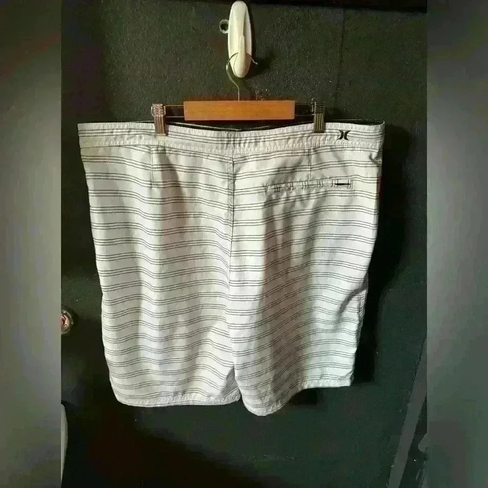 Men’s Hurley White with Black stripes Board Shorts XXL